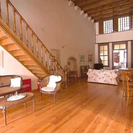 Anassa Townhouse, In Rethymno's Old Center Tatil Evi *