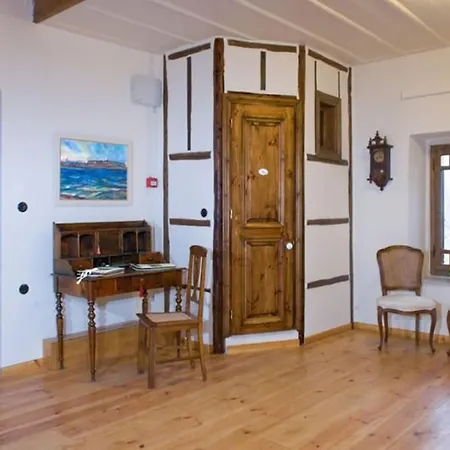 Anassa Townhouse, In Rethymno's Old Center Сasa de vacaciones *