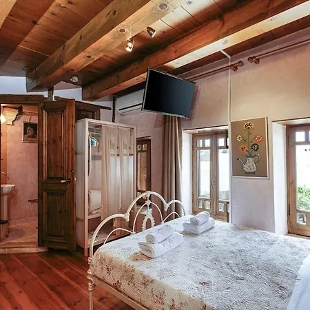 Anassa Townhouse, In Rethymno's Old Center Сasa de vacaciones *